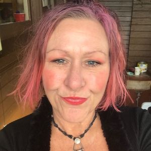 Meet your Posher, Illana